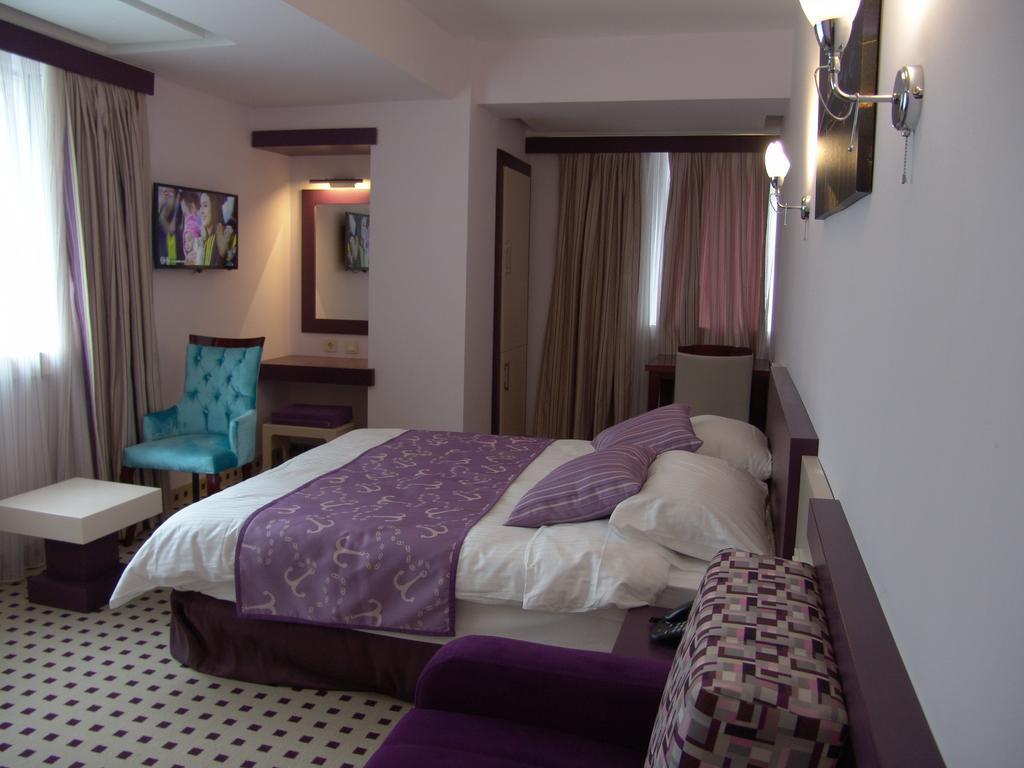Izan Hotel إزمير الغرفة الصورة